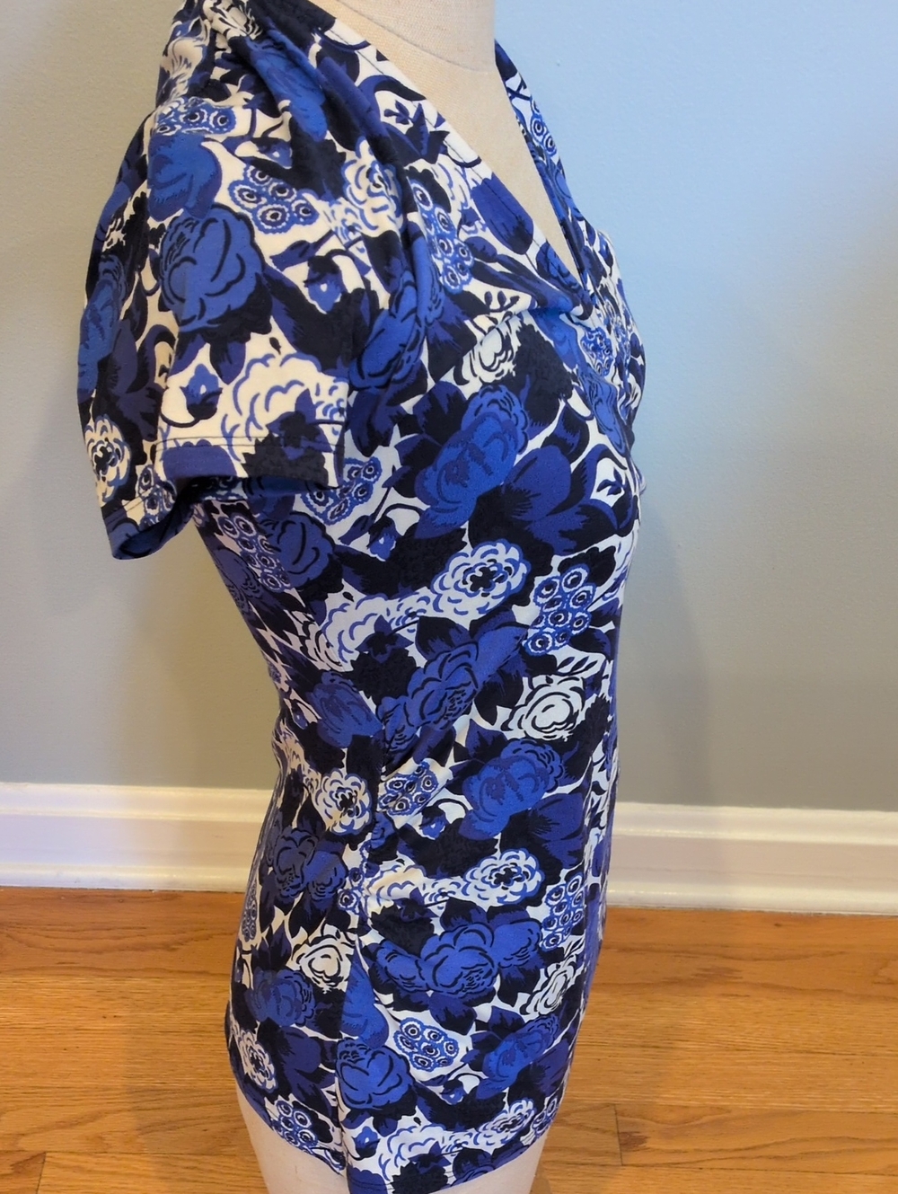 Boden Blue Floral V-Neck Short Sleeve Top W8(EU12) - Picture 7 of 11